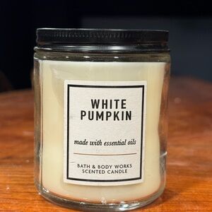 Bath & Body Works White Pumpkin Candle with Essential Oils single wick new